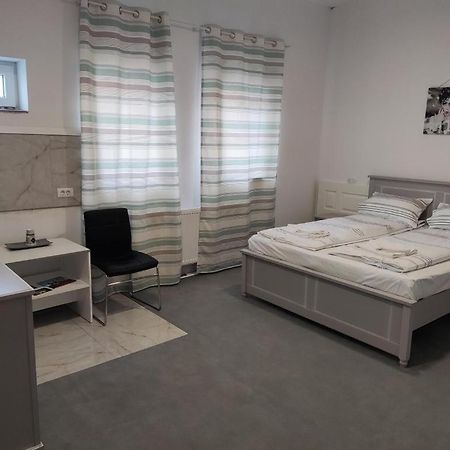 Hunedoara Sport Confort Hotel Bagian luar foto