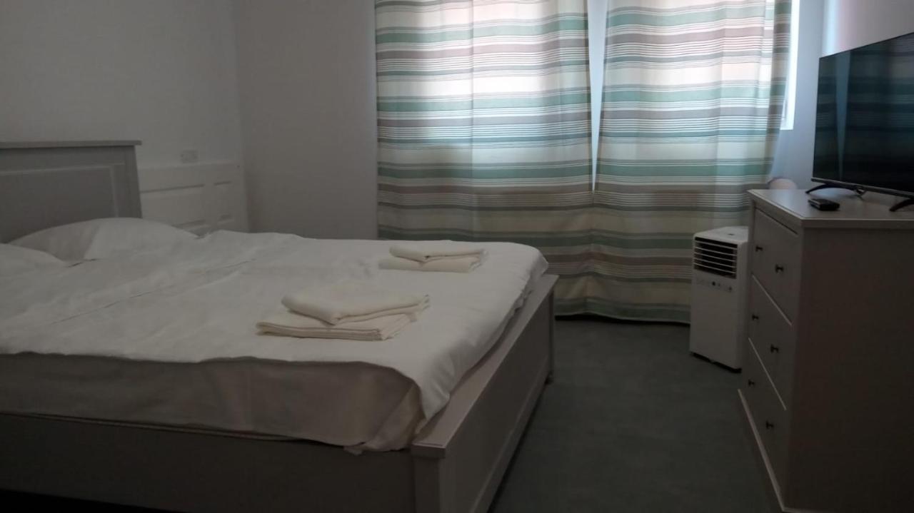 Hunedoara Sport Confort Hotel Bagian luar foto